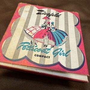 Pink and Blue Vintage Compact with Dancing Figures